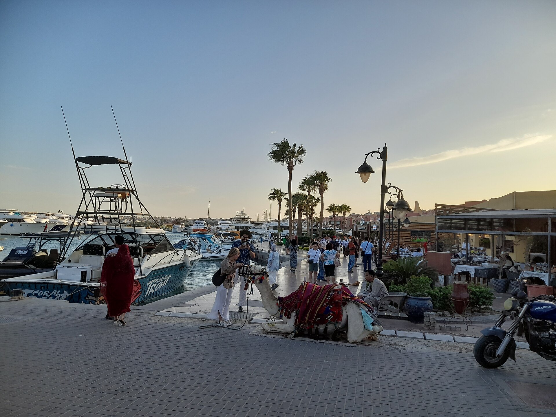 Restauranger vid marinan i Hurghada